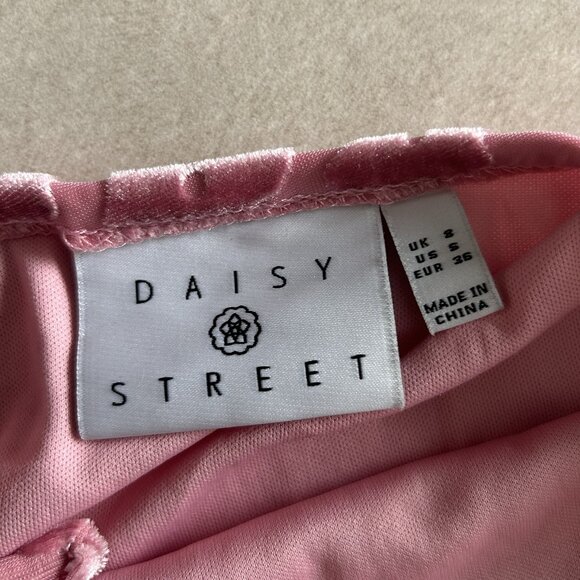 Daisy Street Velvet Floral Halter Crop Top ASO Sarah Cameron - Picture 7 of 8